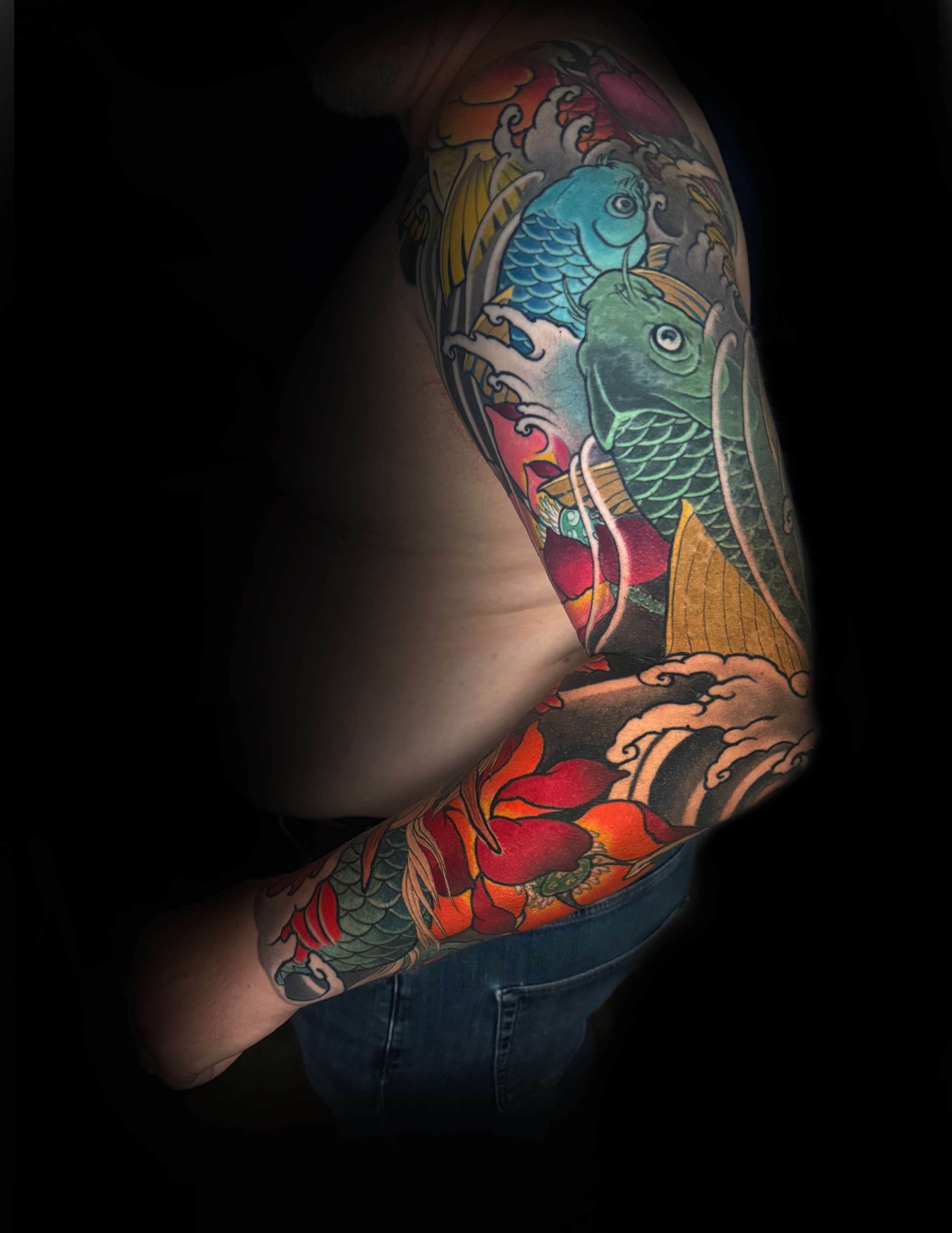 Colorful Japanese tattoo sleeve by Flávio