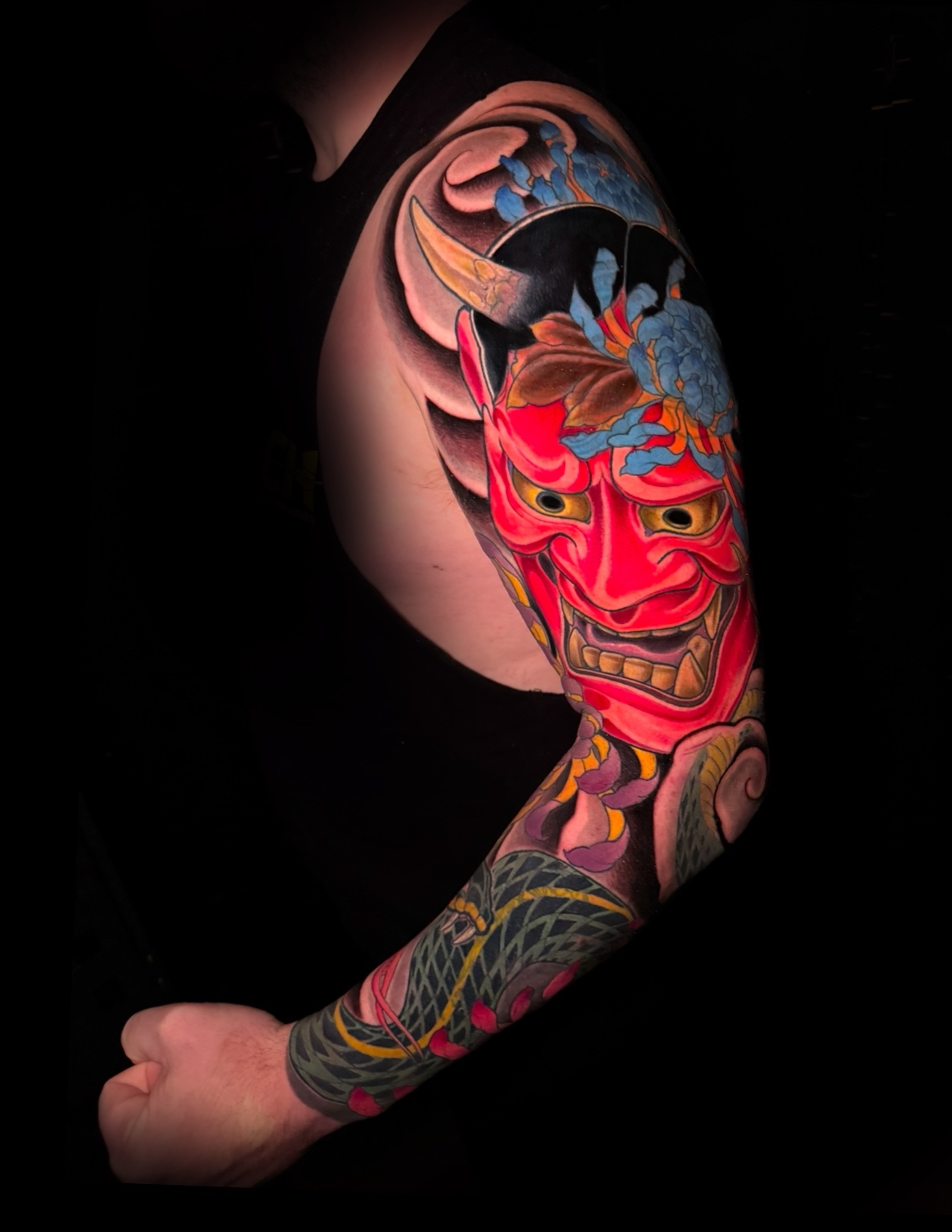 Colorful Japanese full back tattoo by Flávio